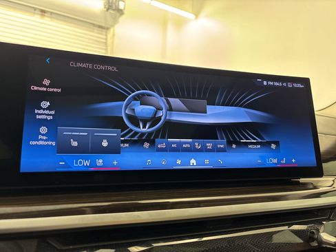 Certified 2024 BMW X7 xDrive40i image 25