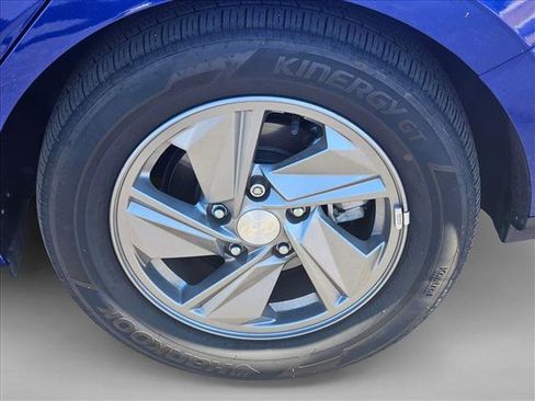 Used 2025 Hyundai Elantra SE FWD image 20