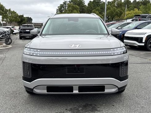 New 2026 Hyundai Ioniq 9 SEL image 2
