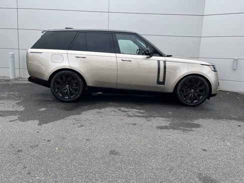 New 2025 Land Rover Range Rover SE image 22