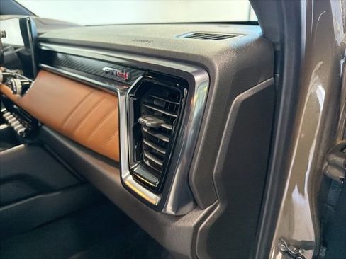 Used 2025 GMC Canyon AT4 w/ AT4 Premium Package image 36