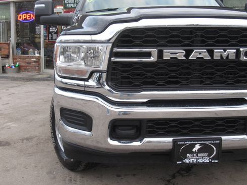 Used 2024 RAM 3500 Tradesman w/ Chrome Appearance Group image 3