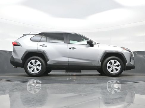Used 2024 Toyota RAV4 LE AWD/4WD image 31