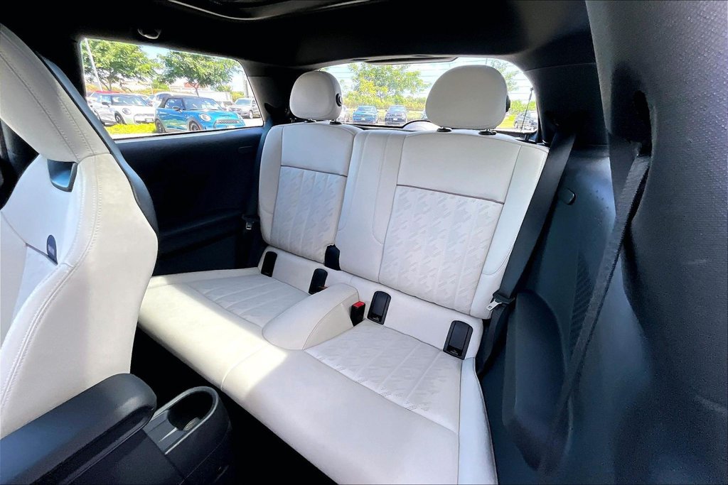 Used 2025 MINI Cooper 2-Door Hardtop FWD image 26
