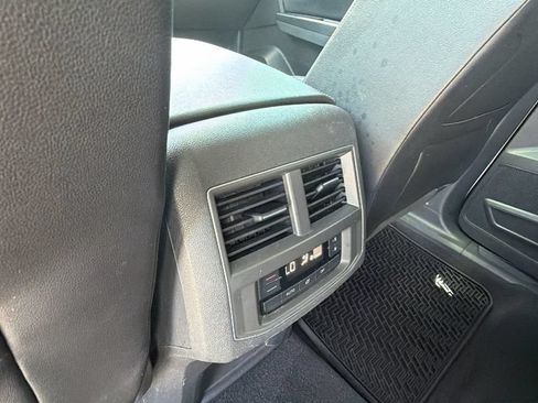 Used 2019 Volkswagen Atlas SE FWD image 26