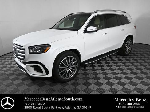 New 2026 Mercedes-Benz GLS 580 4MATIC image 1