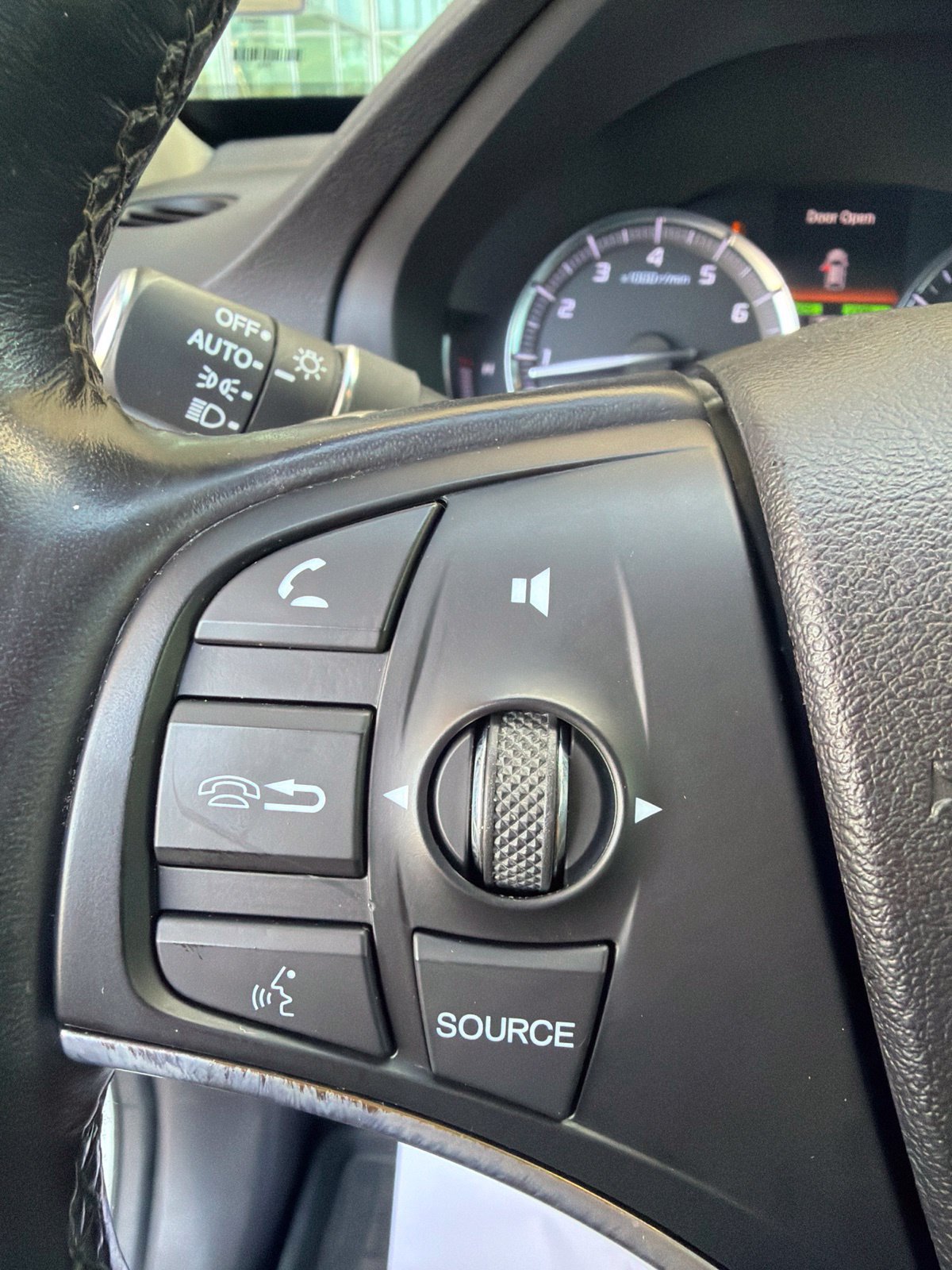 Used 2018 Acura MDX SH-AWD image 29