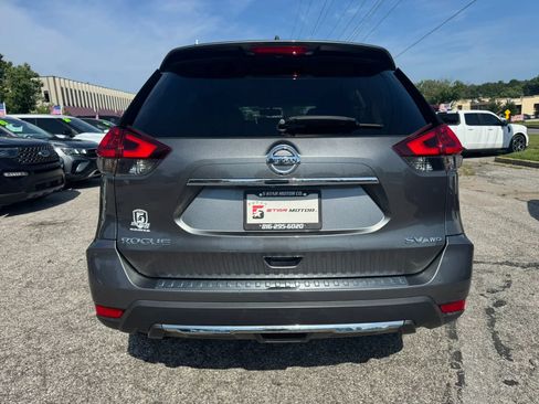 Used 2017 Nissan Rogue SV w/ Sun & Sound Touring Package AWD/4WD image 4