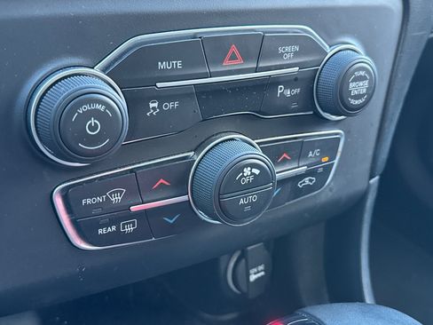 Used 2019 Dodge Charger SXT w/ Plus Group RWD image 31