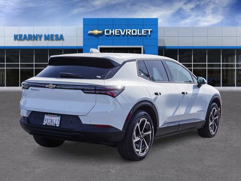 Used 2026 Chevrolet Equinox EV LT FWD image 6