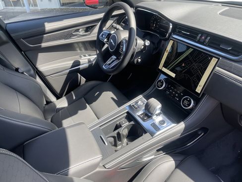Used 2025 Jaguar F-PACE R-Dynamic S image 12
