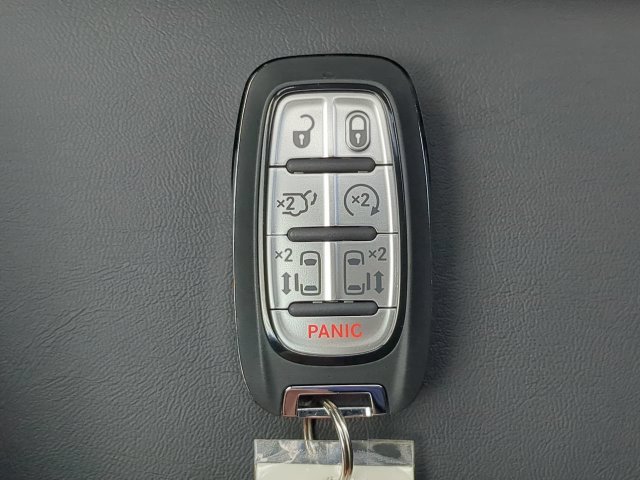 New 2026 Chrysler Pacifica Select FWD image 36