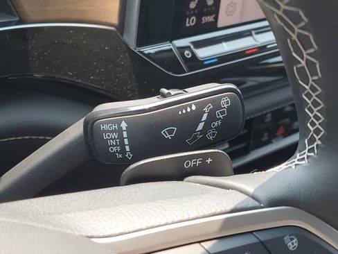 New 2025 Volkswagen Atlas SE image 19