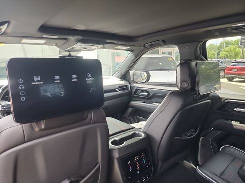 Certified 2025 GMC Yukon XL AT4 Ultimate AWD/4WD image 37