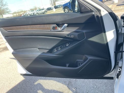 Used 2018 Honda Accord EX-L image 28