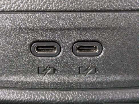 Used 2025 Chevrolet Equinox LT w/ Safety and Technology Package image 9