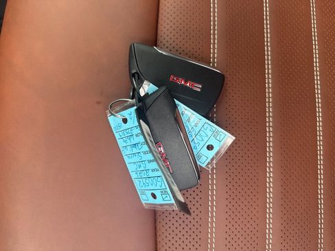 New 2026 GMC Sierra 1500 Denali Ultimate w/ LPO, Black Badging Package image 43