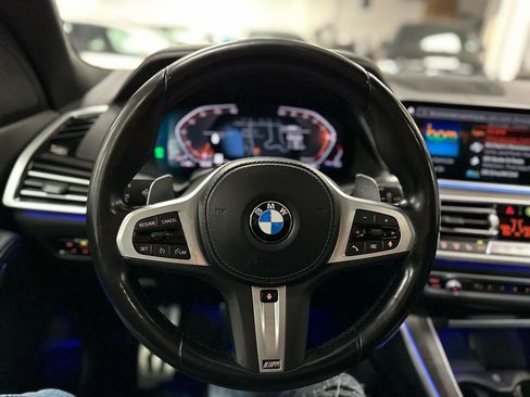 Used 2022 BMW X5 xDrive40i w/ Premium Package AWD/4WD image 19