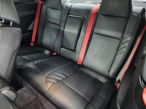 Used 2017 Dodge Challenger SRT Hellcat RWD image 9