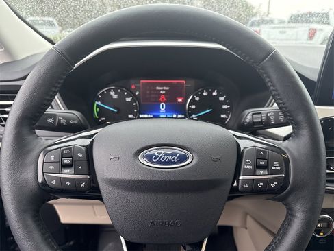 Used 2021 Ford Escape SEL w/ Class II Trailer Tow Package image 23