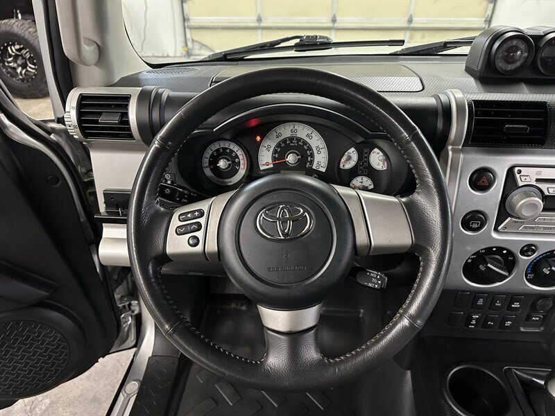 Used 2007 Toyota FJ Cruiser 4WD w/ Upgrade Pkg 2 image 19