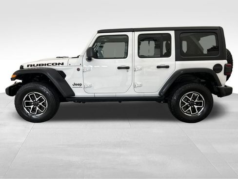 Used 2024 Jeep Wrangler Unlimited Rubicon image 2