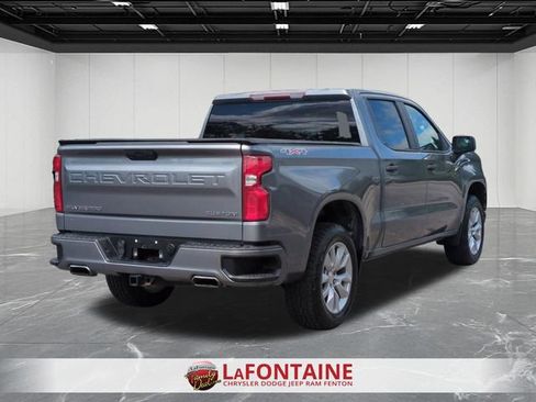 Used 2019 Chevrolet Silverado 1500 Custom w/ Custom Value Package AWD/4WD image 5
