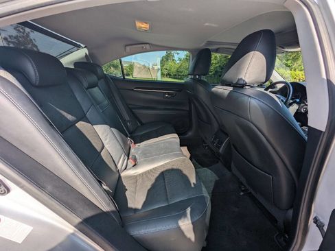 Used 2014 Lexus ES 350 w/ Luxury Package image 18