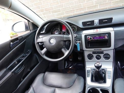 Used 2007 Volkswagen Passat 2.0T FWD image 85