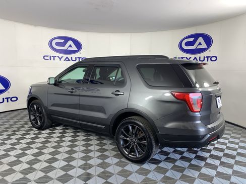 Used 2019 Ford Explorer XLT w/ Equipment Group 202A AWD/4WD image 5