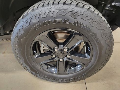 Used 2021 Jeep Wrangler Unlimited Sahara AWD/4WD image 18