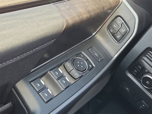 New 2025 Ford F250 Lariat w/ Lariat Ultimate Package image 13