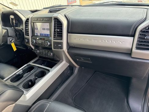 Used 2021 Ford F250 Lariat w/ Chrome Package image 26