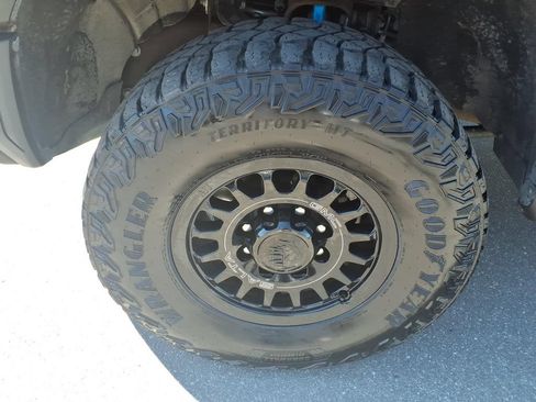 Used 2025 GMC Sierra 2500 AT4X w/ AT4X AEV Edition AWD/4WD image 9