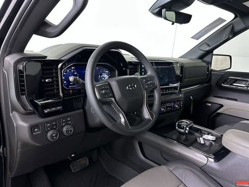 New 2026 Chevrolet Silverado 1500 ZR2 image 10