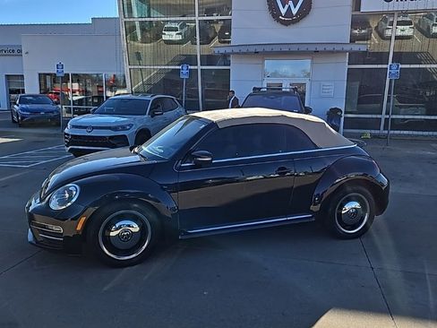 Used 2018 Volkswagen Beetle 2.0T Coast image 8
