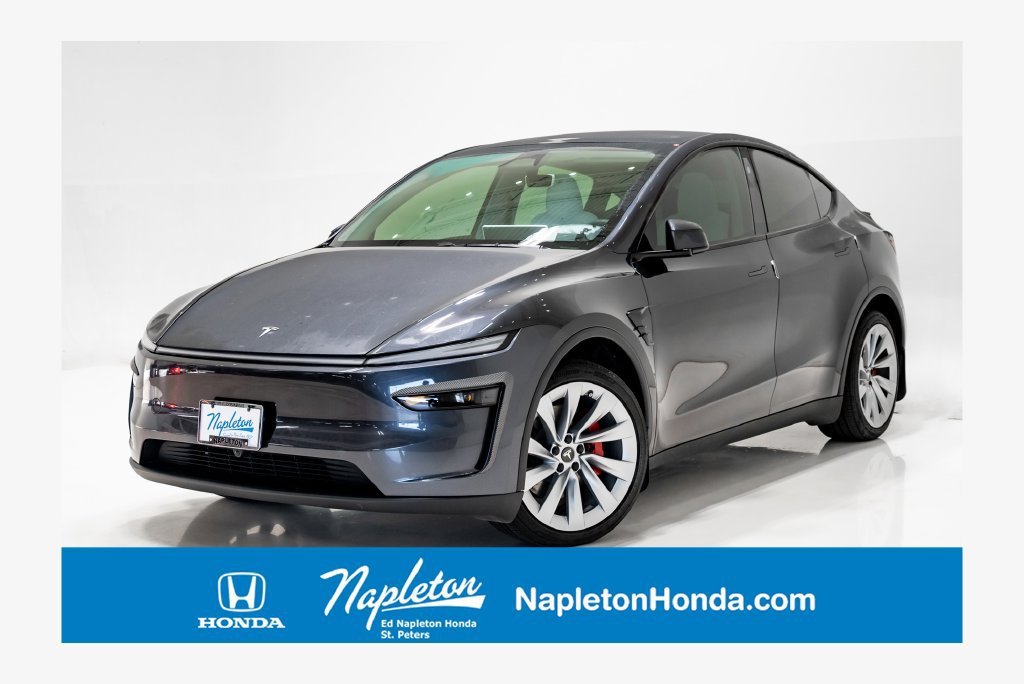 Used 2026 Tesla Model Y Long Range AWD/4WD image 1