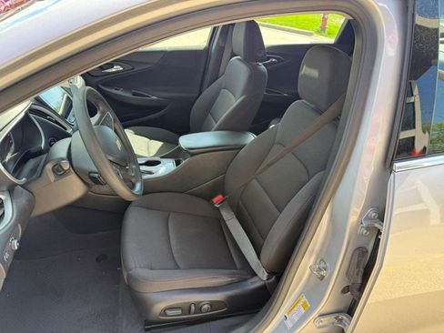Used 2022 Chevrolet Malibu LS w/ Driver Confidence Package II FWD image 9