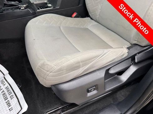 Used 2025 Toyota Tacoma SR AWD/4WD image 17