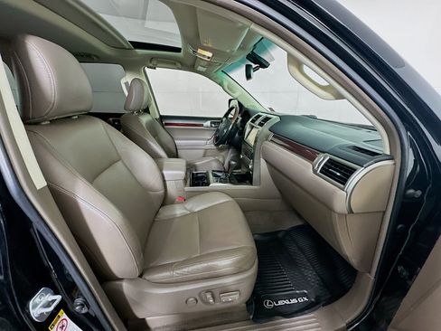 Used 2018 Lexus GX 460 image 33