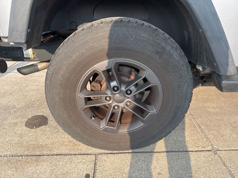 Used 2017 Jeep Wrangler Sport image 27