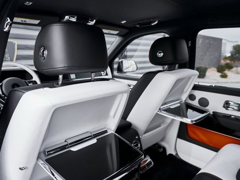 Used 2026 Rolls-Royce Cullinan Base image 45