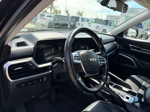 Used 2025 Kia Telluride S AWD/4WD image 16