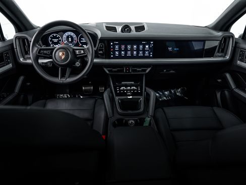 Certified 2025 Porsche Cayenne S image 12