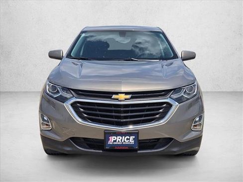 Used 2019 Chevrolet Equinox LT FWD image 2