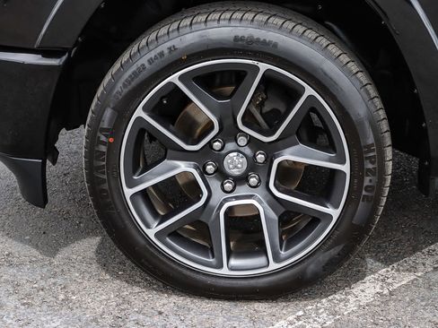 Used 2019 RAM 1500 Laramie RWD image 12