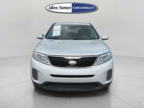 Used 2014 Kia Sorento LX FWD image 2