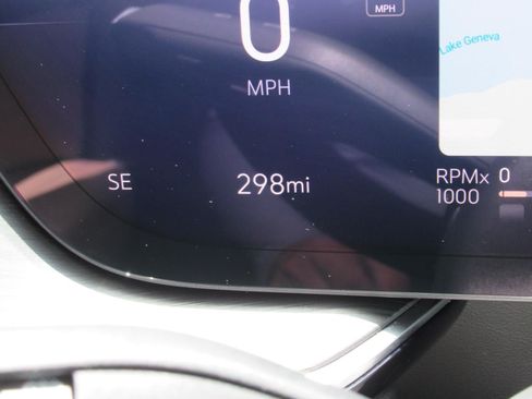 Used 2025 Buick Envision Preferred AWD/4WD image 31