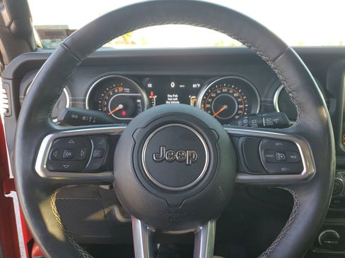 Used 2019 Jeep Wrangler Unlimited Sahara image 21