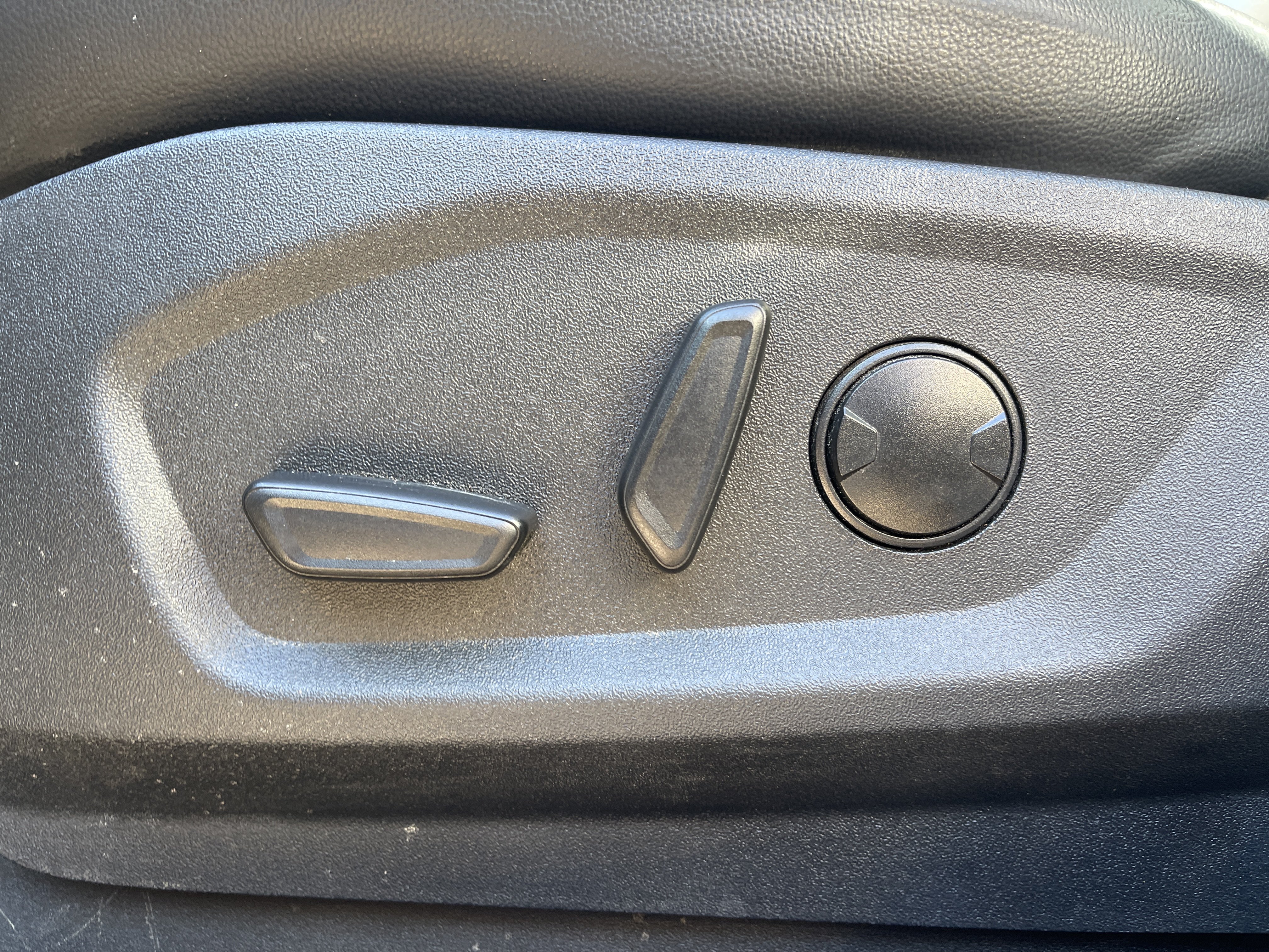 Used 2024 Ford Edge SEL AWD/4WD image 12